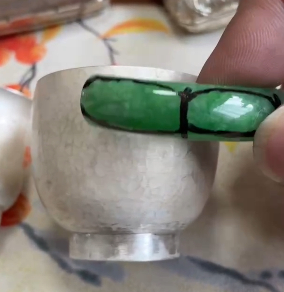 Marking jade for fitting